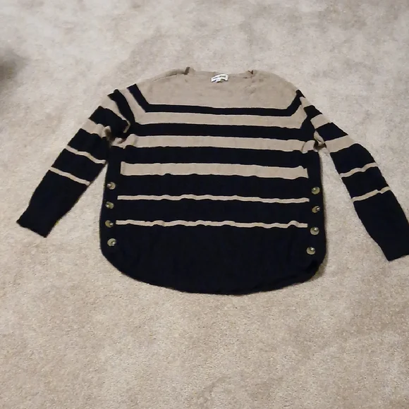Kathy Ireland Beige and Black Striped Crew Neck Sweater - Picture 6 of 7